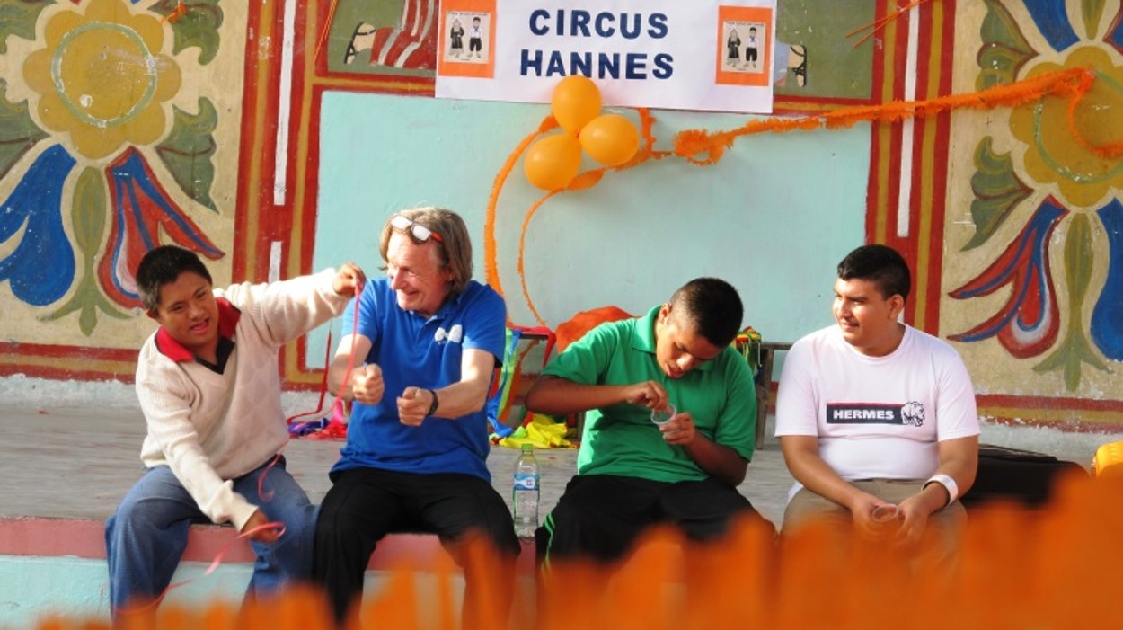 Circus Hannes op bezoek bij Adesa in Peru